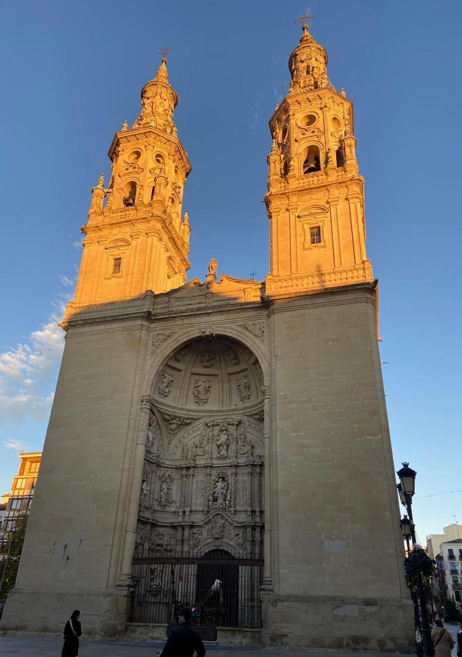Alojamiento En Pleno Centro Con Wifi Y Aire Acondicionado Logroño Exterior foto